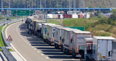 Nesër bllokadë e të gjitha kalimeve kufitare! Kamionistët në protestë – do të lejohen makinat dhe autobusët