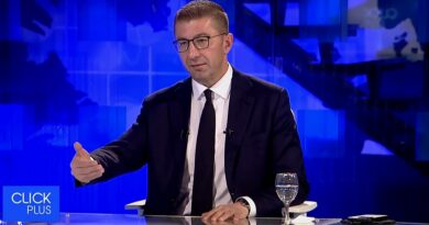 Mickoski: Sindikatat na e refuzuan ofertën që pagat e administratorëve të rriten me 8% në vit, ose rritje reale prej 40% për 4 vite
