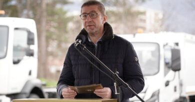 Mickoski: Me promovimin dhe dorëzimin e pajisjeve për menaxhimin e mbetjeve të ngurta, bëjmë një hap drejt një mjedisi më të pastër – në vend të improvizimeve,  ndërtojmë një sistem