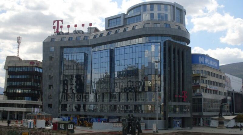 Kush e hoqi shqipen nga Telekomi? Heshtja që kushton 150 mijë denarë në muaj