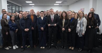 Arben Fetai merr mandatin për negociatat – “Aleanca e Re” drejt shkrirjes së VLEN-it në një parti të vetme