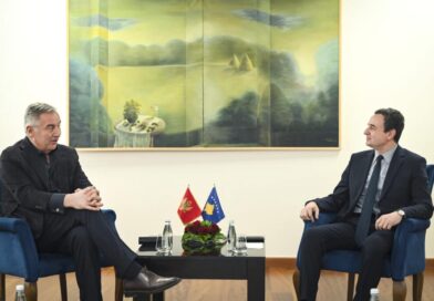 Kryeministri Kurti takoi ish-Presidentin e Malit të Zi, Millo Gjukanoviq