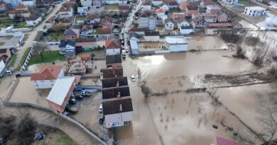 Reshjet përmbysin disa fshatra në Saraj, situatë në gjendje kritike