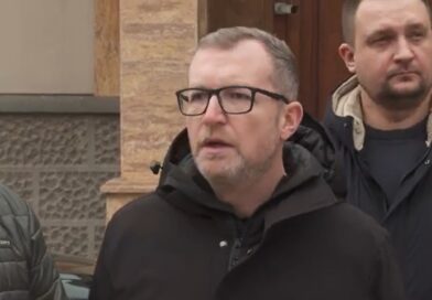 LSM e dorëzoi iniciativën te deputetët: Pagat e funksionarëve të ulen për 80%