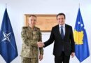 Kryeministri Kurti pret në takim komandantin e KFOR-it, gjeneralmajorin Ulutas