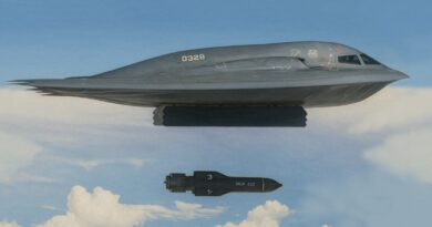 SHBA-të hedhin bomba mbi 2 ton në bazat nëntokësore iraniane pranë Ngushticës së Hormuzit