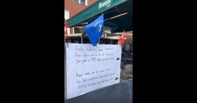 “Borxhin e keni larë në 1999”, restoranti në Prishtinë ofron kafe dhe çaj falas për tifozët turq