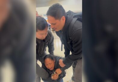 Agjentët e ICE-së arrestojnë në aeroport në SHBA një nënë para vajzës së saj të mitur, videoja shkakton zemërim (VIDEO)