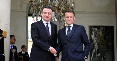 Kurti takohet me Macron në Pallatin Elize, flasin për integrimin evropian dhe sigurinë e Kosovës