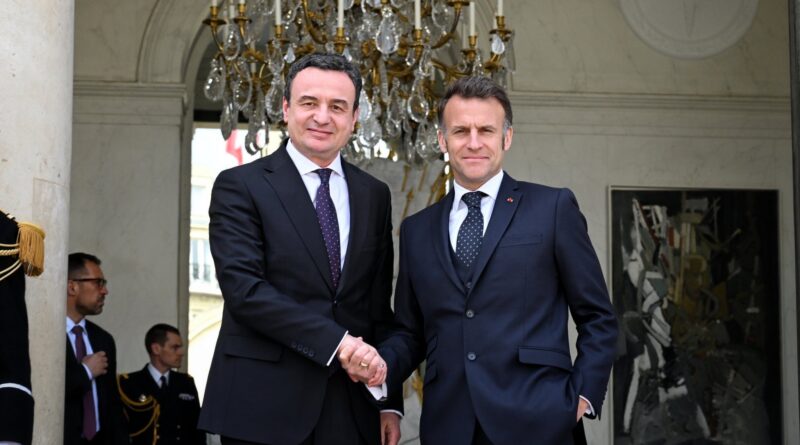 Kurti takohet me Macron në Pallatin Elize, flasin për integrimin evropian dhe sigurinë e Kosovës