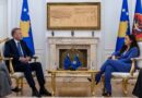Osmani priti në takim lamtumirës ambasadorin e BE-së në Kosovë, Aivo Orav