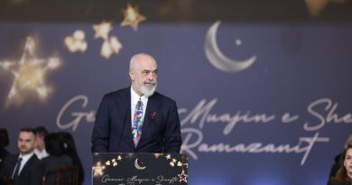 Rama shtron iftar në Pallatin e Kongreseve: Kjo sofër na afron më shumë me njëri-tjetrin