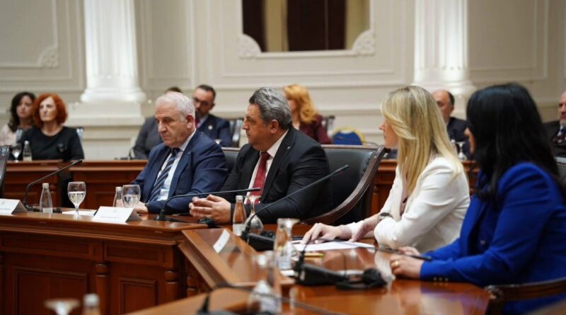 UNT nënshkroi memorandum me INOVA për projekte inovative dhe shkencore për integrim të studentëve në tregun e punës