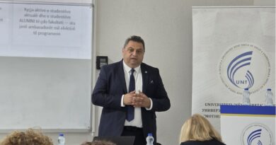 UNT realizon seminarin për strategjinë e zhvillimit, lidhja e programeve studimore me nevojat e industrisë