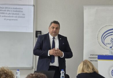 UNT realizon seminarin për strategjinë e zhvillimit, lidhja e programeve studimore me nevojat e industrisë