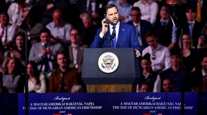 Telefonata e papritur nga Trump ndërpret fjalimin e JD Vance në Hungari: Zoti President