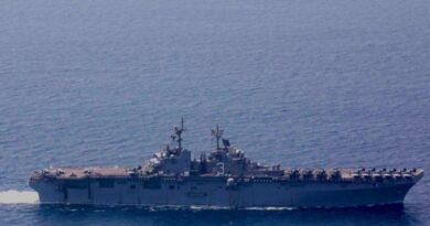 Irani kërcënon të sulmojë anijen ushtarake amerikane nëse ajo kalon Ngushticën e Hormuzit