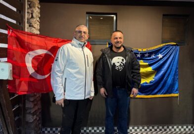 Pronari me origjinë shqiptare i dronëve “Bayraktar” zbarkon në Prishtinë