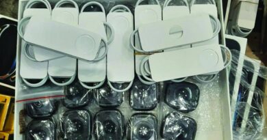 Drejtoria e Doganës sekuestron orë të shtrenjta “Apple”, dyshohet zëvendësim me kopje, origjinalet në shitje