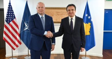Kryeministri Kurti priti në takim ambasadorin e SHBA-së në NATO, Whitaker