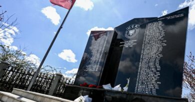Kurti për Masakrën e Rezallës: Serbia ende fle mbi varreza masive nga gjenocidi në Kosovë