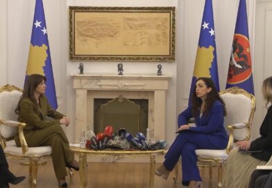 LIVE: Presidentja Vjosa Osmani dorëzon detyrën tek Kryetarja e Kuvendit, Albulena Haxhiu