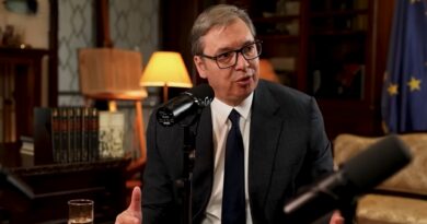 Vuçiq me deklaratë ‘bombë’: Më thonin se jam pro shqiptar, sepse nëna ime ka tradhtuar babain me një shqiptar dhe unë jam i tillë