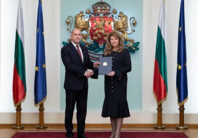 Fitoi zgjedhjet parlamentare/ Radev mandatohet për të formuar qeverinë e re në Bullgari