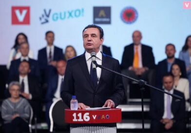 Kurti prezanton listën e LVV-së për zgjedhjet e 7 qershorit