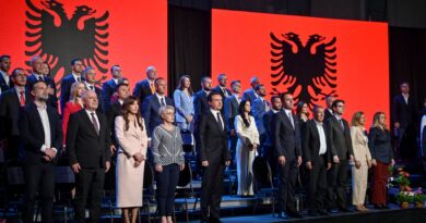 Vetëvendosje zbulon moton e fushatës elektorale: “Krejt për shtet, shtet për krejt”