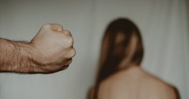 “Maturantja” nga Maqedonia pas festës rrëmbehet dhe rrihet nga 40-vjeçari me të cilin ishte në lidhje