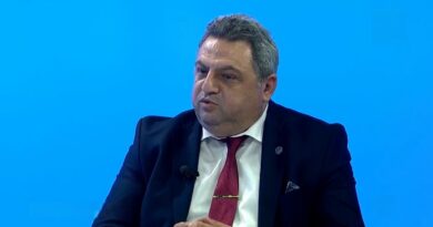 Bekim Fetaji: Arsimi i lartë po zhvendoset nga edukimi bazuar në fakte, në edukim i bazuar në shkathtësi
