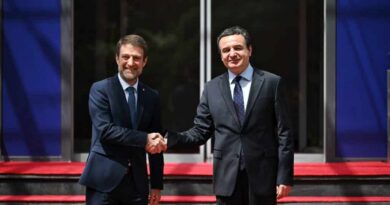 Kryeministri në detyrë Kurti priti në takim ministrin për Evropën dhe Punët e Jashtme të Shqipërisë, Ferit Hoxha