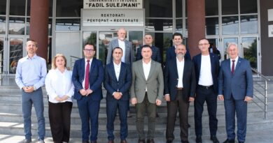 Kandidatët për rektor të Universitetit të Tetovës realizuan takim të përbashkët për një proces zgjedhor demokratik dhe transparent