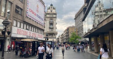 Grafite në qendër të Beogradit: “Kosova është zemra e Serbisë”
