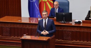 Mickoski: Sipas FMN-së, për vetëm dy vite kemi realizuar vlerë të shtuar më të madhe se ajo e LSDM-së dhe BDI-së për 6 vite, ndërsa borxhi është pothuajse 2 herë e gjysmë më i ulët
