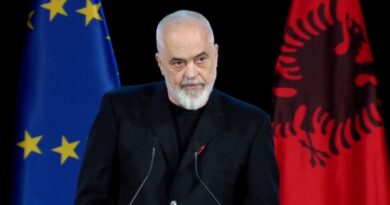 “S’më përgjigjej kur isha në opozitë, duhej të bëhesha kryeministër”/ Rama për profesorin e Drejtësisë: Nuk erdhi si ekspertët e tjerë