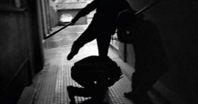 Rrahje brutale në Shkup: 36-vjeçari sulmohet nga disa persona, goditet edhe me kondak arme