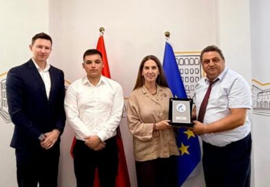 Rektori i UNT-së, Prof. Dr. Bekim Fetaji, takoi ministren e arsimit dhe sportit të Shqipërisë, Mirela Kumbaro