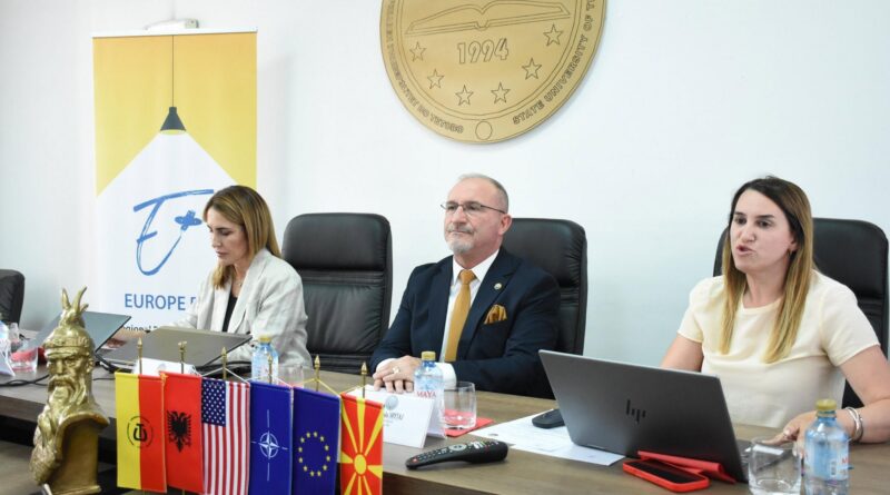 Në Universitetin e Tetovës sot kanë filluar punimet e trajnimit tre-ditor “Digital Transformation & Cybersecurity in the Western Balkans”,