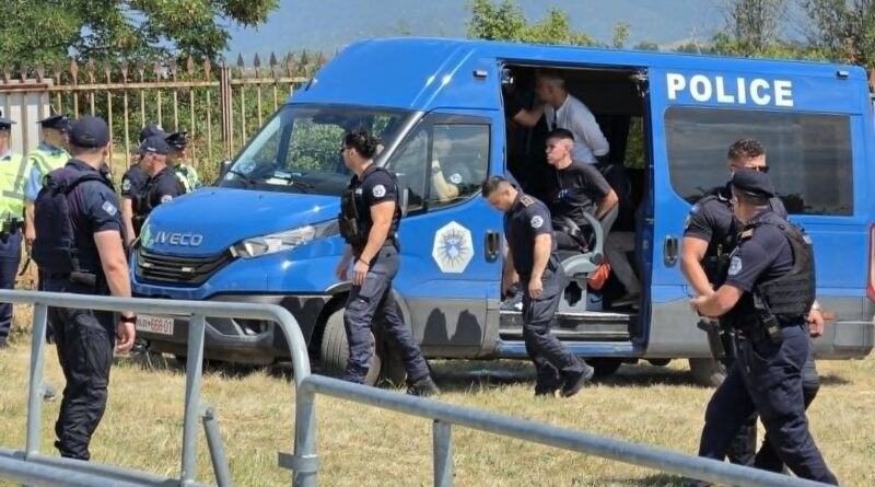 Kënduan këngë nacionalsite, arrestohen disa serb pas përfundimit të “Vidovdanit” (Video)