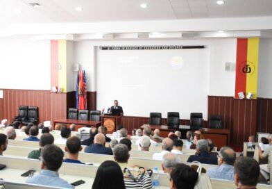Kandidatët për rektor të Universitetit të Tetovës i prezantuan platformat programore për mandatin 2026–2029