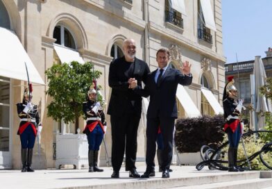 Rama vizitë në Paris, Macron: Mbështesim Shqipërinë në BE