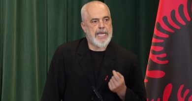 A do tërhiqet qeveria pas protestave? Rama: Sa të jem unë këtu, investimi në Zvërnec nuk ka shans të ndalojë (VIDEO)