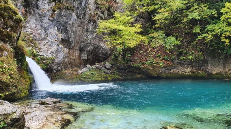 Rama publikon pamje nga “Syri i Kaltër”: Një mrekulli natyrore e Shqipërisë