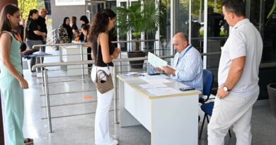 Në Universitetin e Tetovës filloi afati i parë i regjistrimit të studentëve të rinj