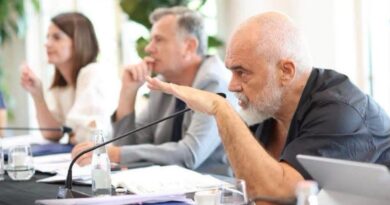 Dy orë mbledhje me dyer të mbyllura/ Rama u jep porositë ministrave dhe drejtuesve të PS-së