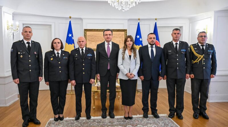 U.d. Presidentes së Kosovës, Albulena Haxhiu dekreton gjeneralët e rinj të FSK-së