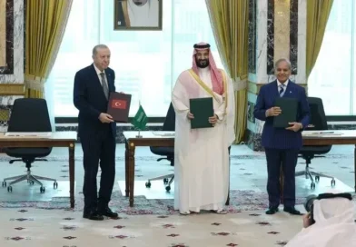 Turqia, Arabia Saudite dhe Pakistani nënshkruajnë marrëveshje të përbashkët të mbrojtjes në Samitin e Mekës