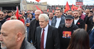 Ahmeti nga protesta në Shkup: “Nuk mund të dënohen çlirimtarët në emër të shqiptarëve”